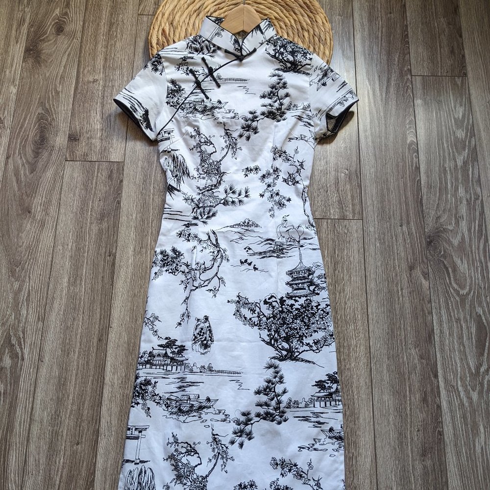 EUC (XS) - White Qipao Midi Dress